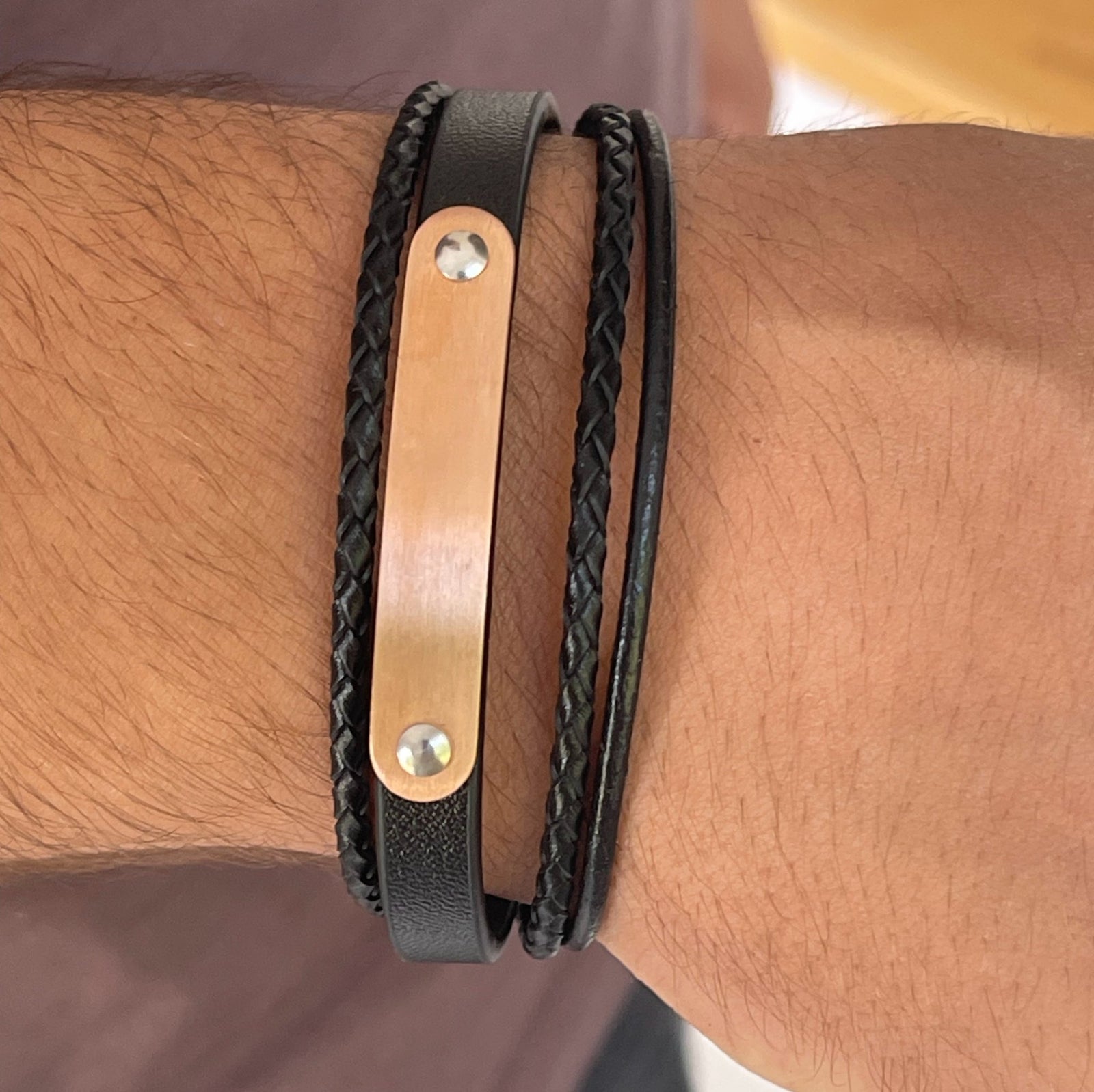 Byzylyk, byzylyk floriri, byzylyk floriri per meshkuj, byzylyk per meshkuj, byzylyk dore per meshkuj, byzylyk argjendi per meshkuj, byzylyk dore,dhurata, dhurata per meshkuj, dhurata per ditelindje, byzylyk i lare me flori, byzylyk çelik, byzylyk Penelope.