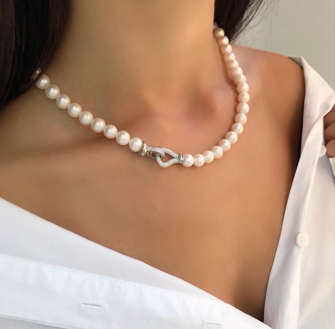 Tringa Pearl necklace