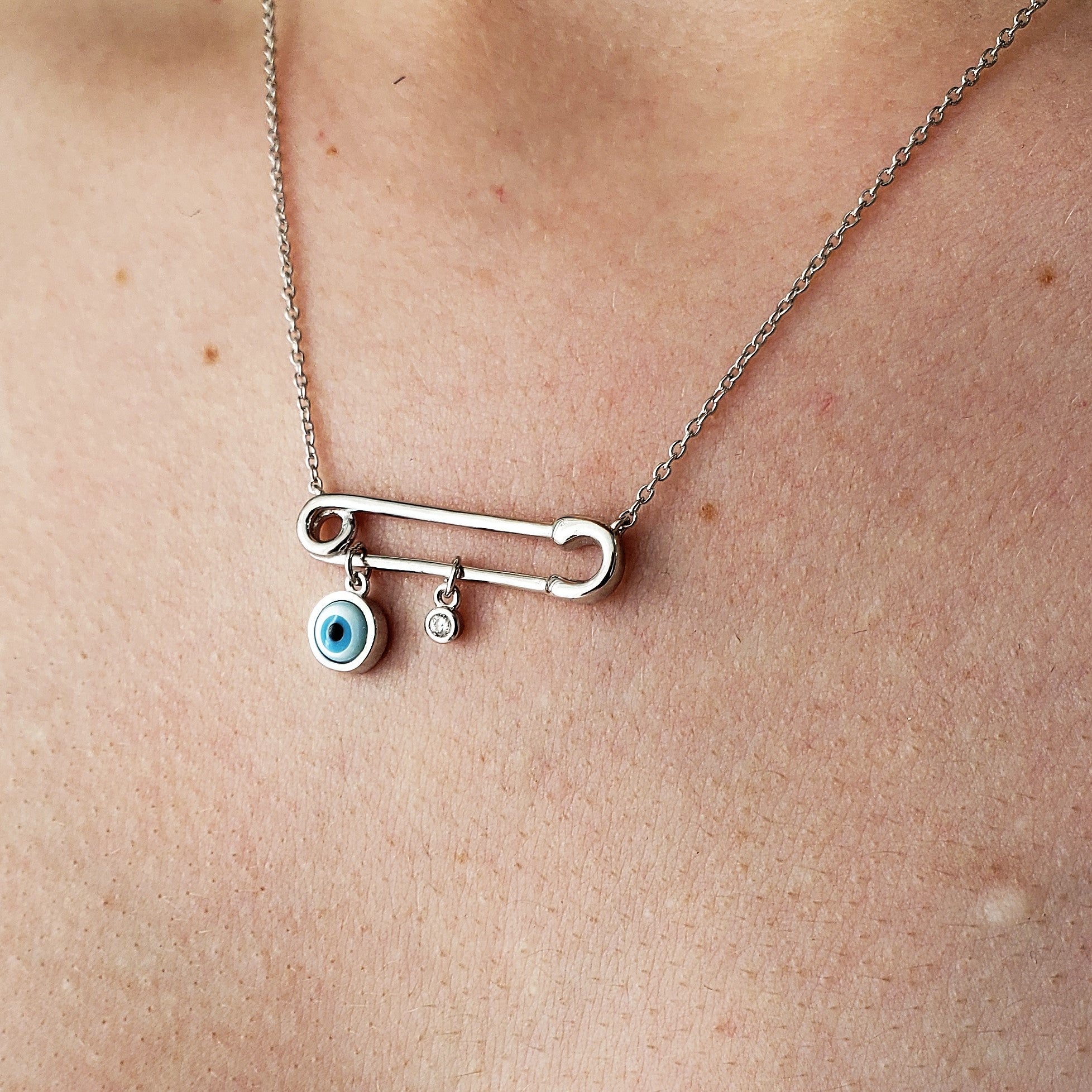 Blue Eyes Necklace - penelope-it.com