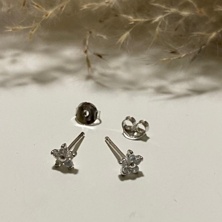 Daisy Blue Topaz Gemstone