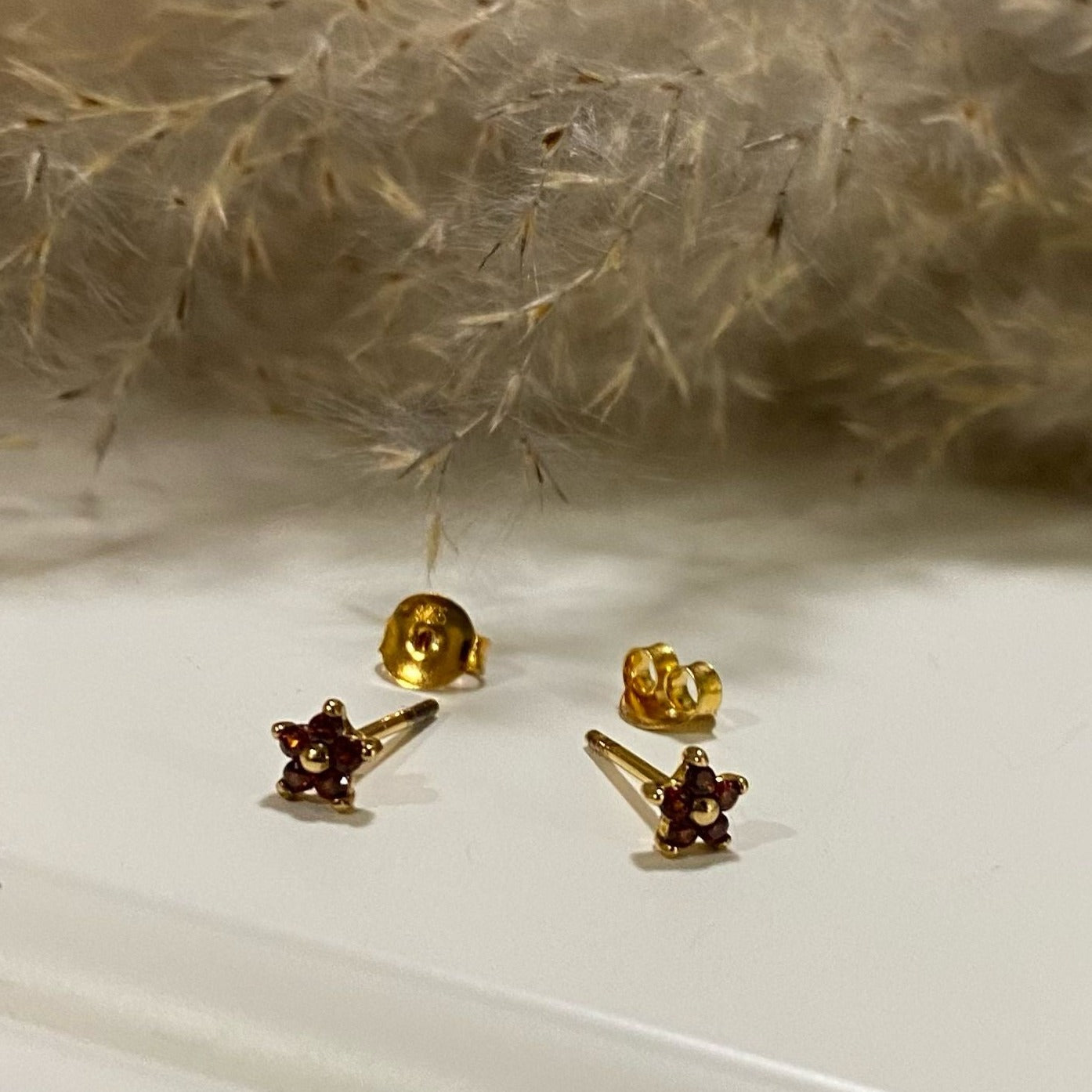 Daisy Garnet Gemstone