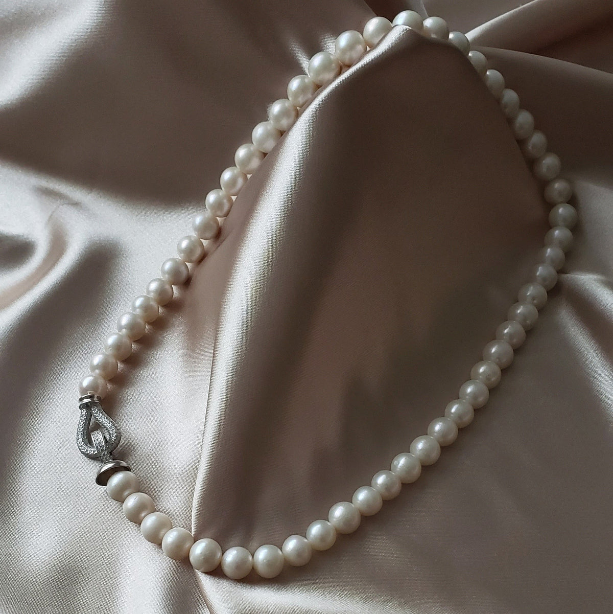 Tringa Pearl necklace